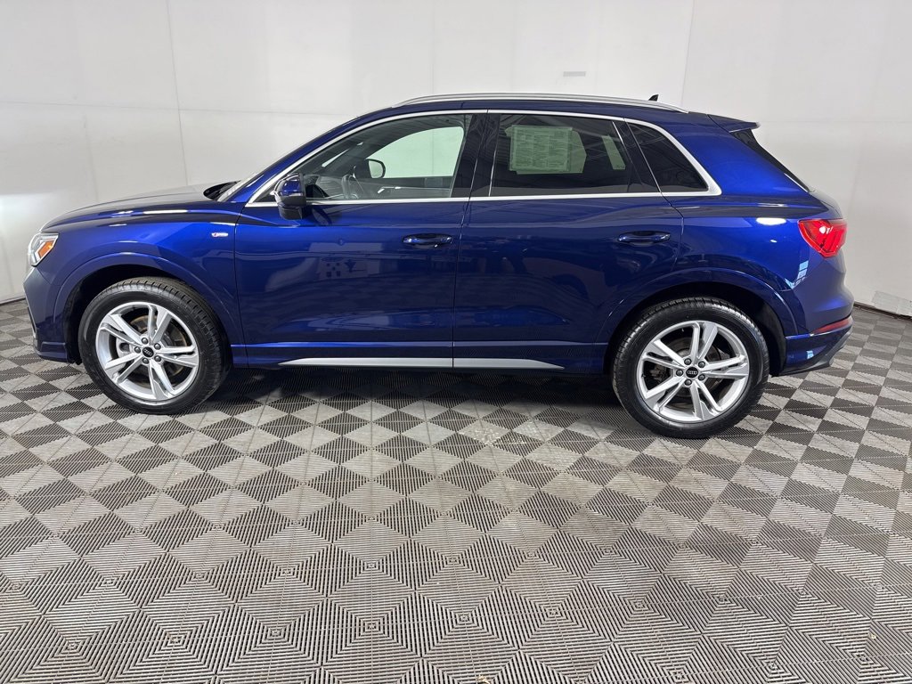 Used 2024 Audi Q3 2.0T Premium Plus w/ Premium Plus Package image 7
