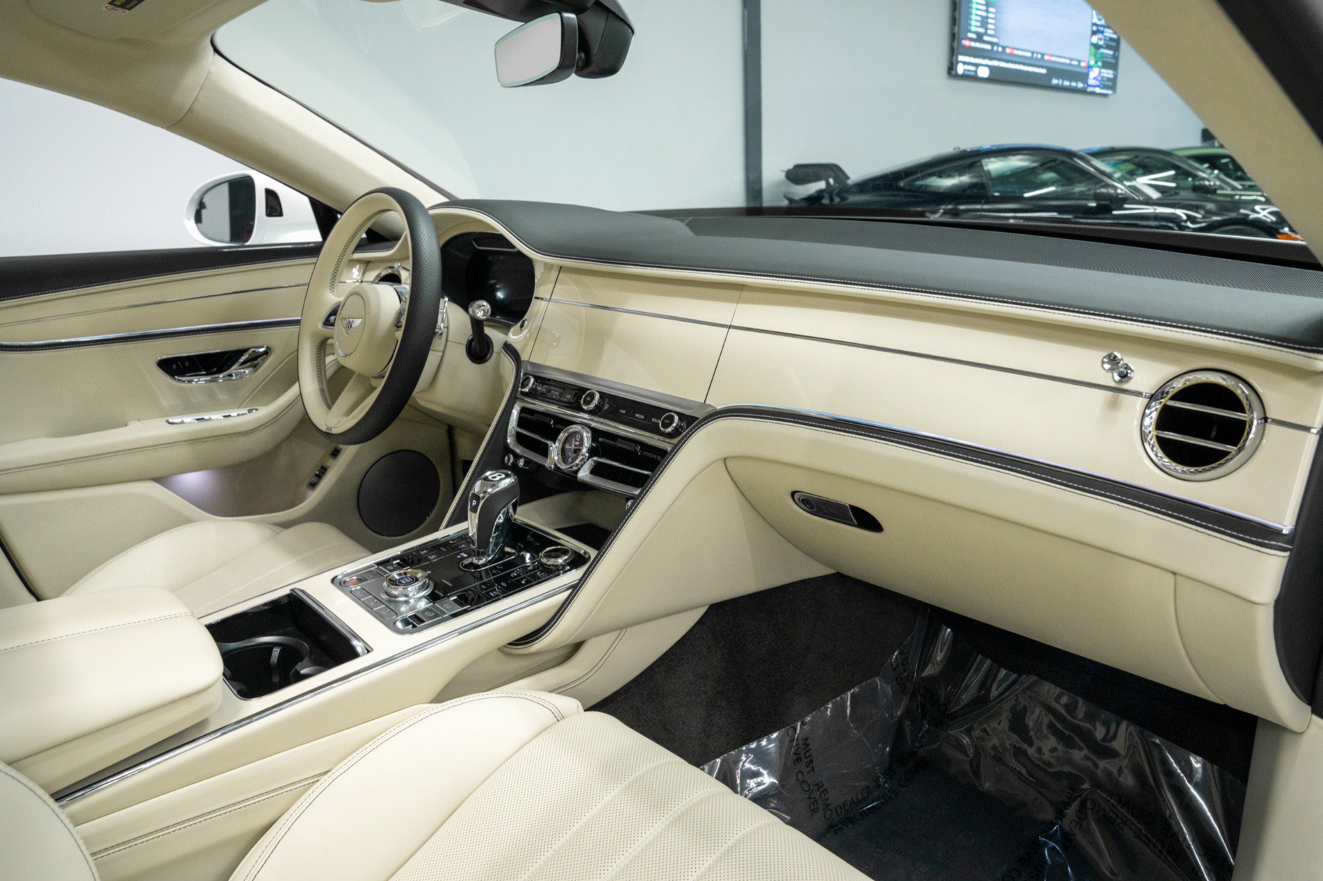 Used 2024 Bentley Flying Spur V8 AWD/4WD image 13