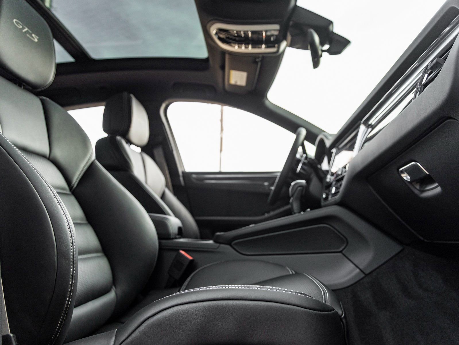 New 2026 Porsche Macan GTS AWD/4WD image 45