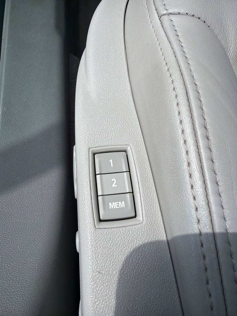 Used 2013 Buick LaCrosse Leather FWD image 24