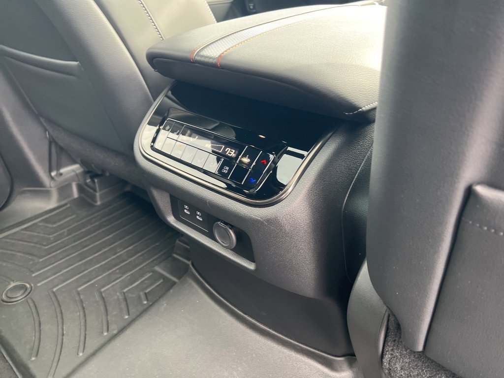 Used 2025 Nissan Armada PRO-4X w/ Pro-4X Premium Package image 20