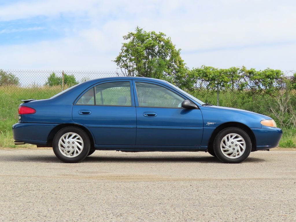 Used 1998 Ford Escort SE FWD image 2