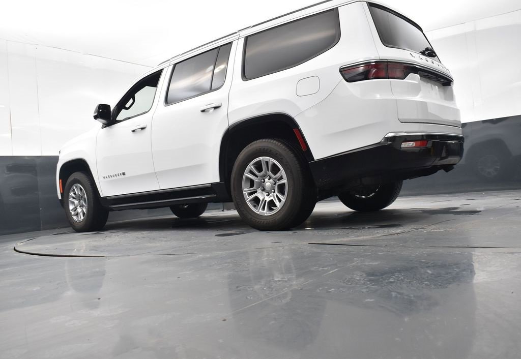 Used 2024 Jeep Wagoneer 4WD w/ Convenience Group I image 25