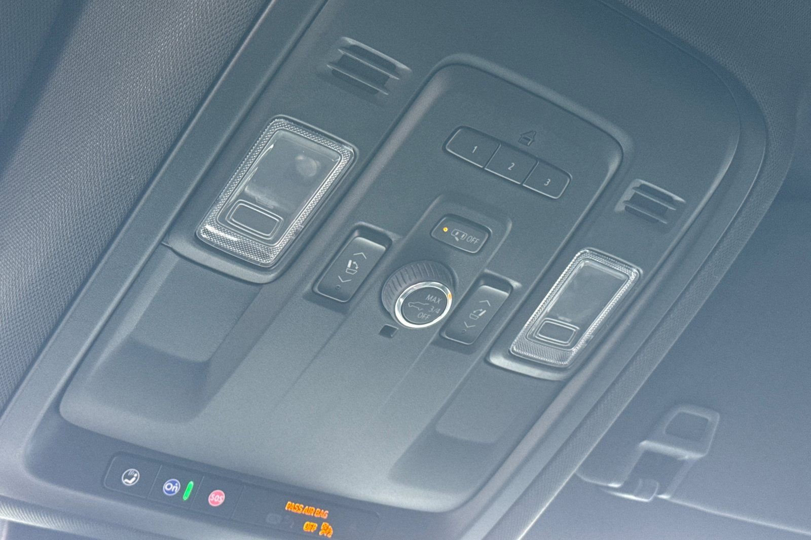 Used 2024 Chevrolet Suburban Premier image 24