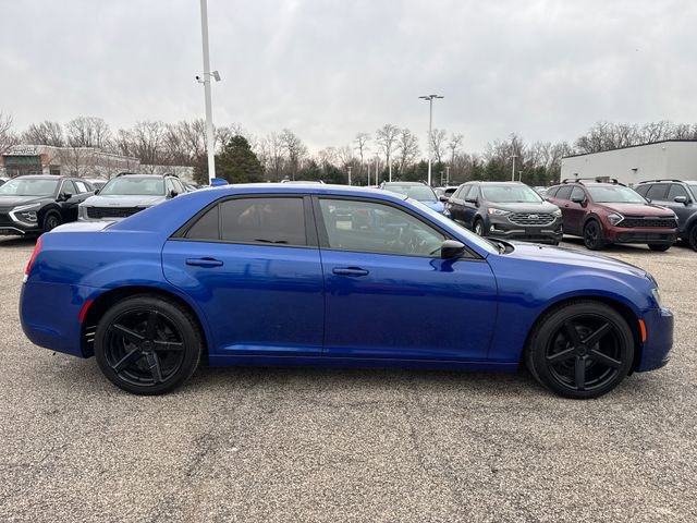 Used 2020 Chrysler 300 Touring w/ Sport Appearance Package RWD image 8