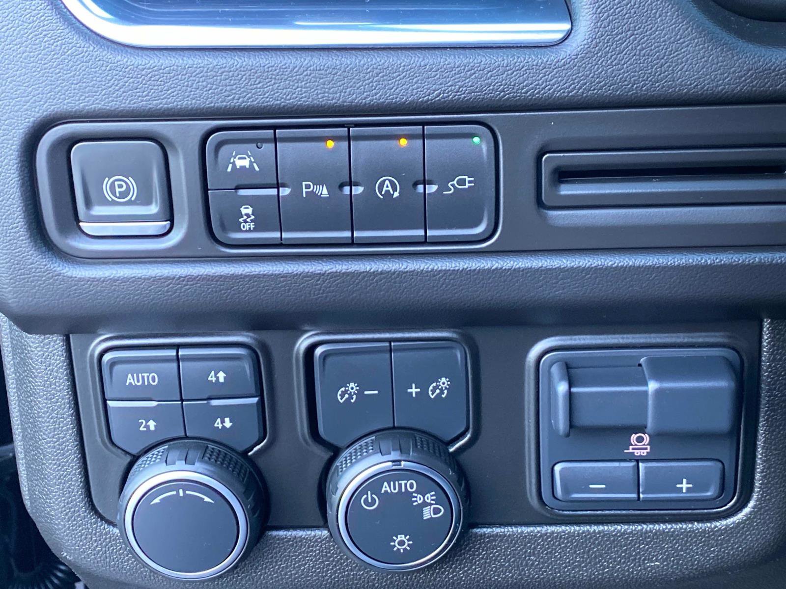 Used 2021 Chevrolet Tahoe LT w/ LT Signature Package image 20