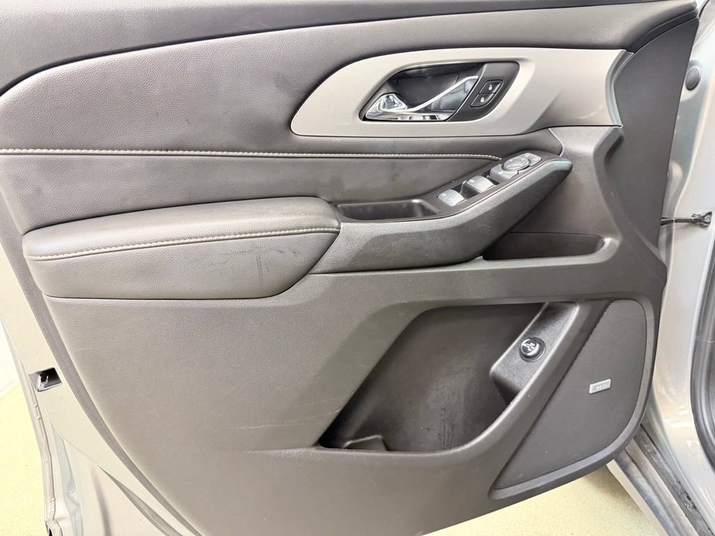 Used 2019 Chevrolet Traverse LT w/ LT Premium Package FWD image 8