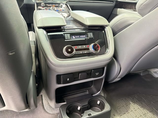 Used 2018 Lincoln Navigator Select AWD/4WD image 17