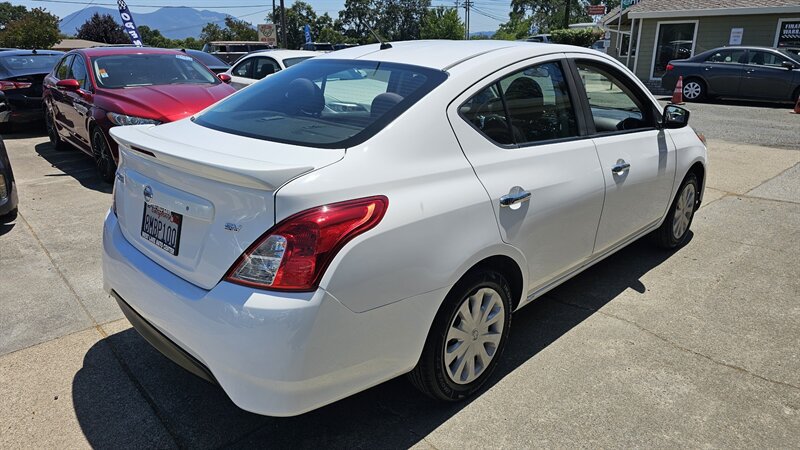 Used 2018 Nissan Versa SV FWD image 3