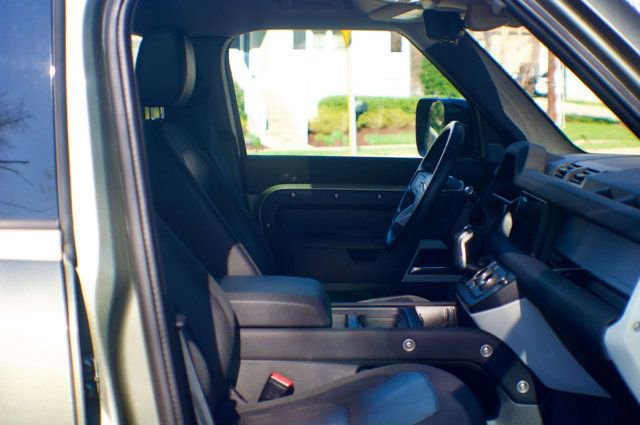 Used 2020 Land Rover Defender 110 SE image 42