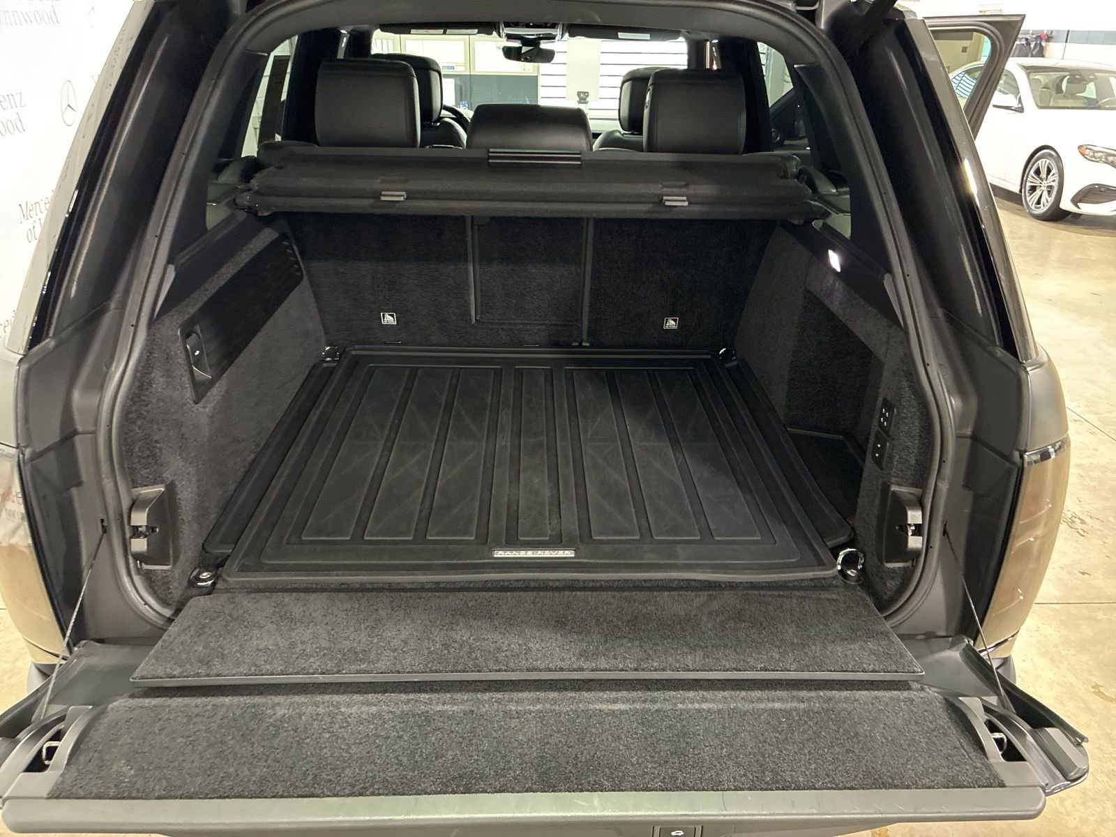 Used 2021 Land Rover Range Rover Westminster Edition image 7