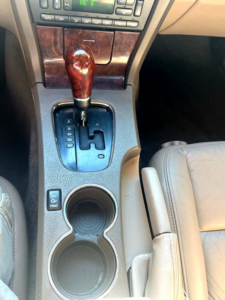 Used 2002 Lincoln LS image 29