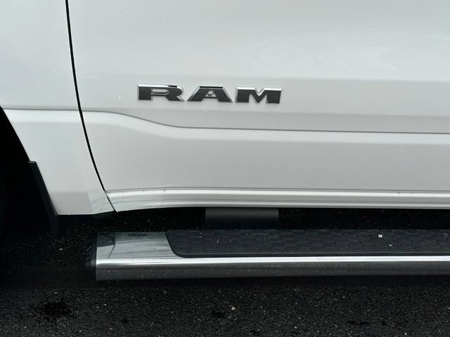 Used 2023 RAM 1500 Laramie AWD/4WD image 12