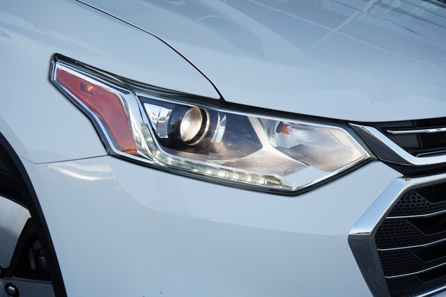 Used 2020 Chevrolet Traverse LT w/ LT Premium Package image 11