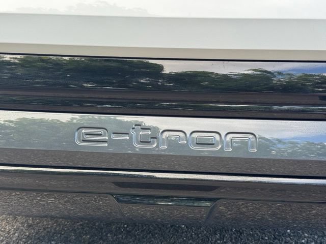 Used 2024 Audi Q8 e-tron Premium Plus w/ Premium Plus Package AWD/4WD image 30