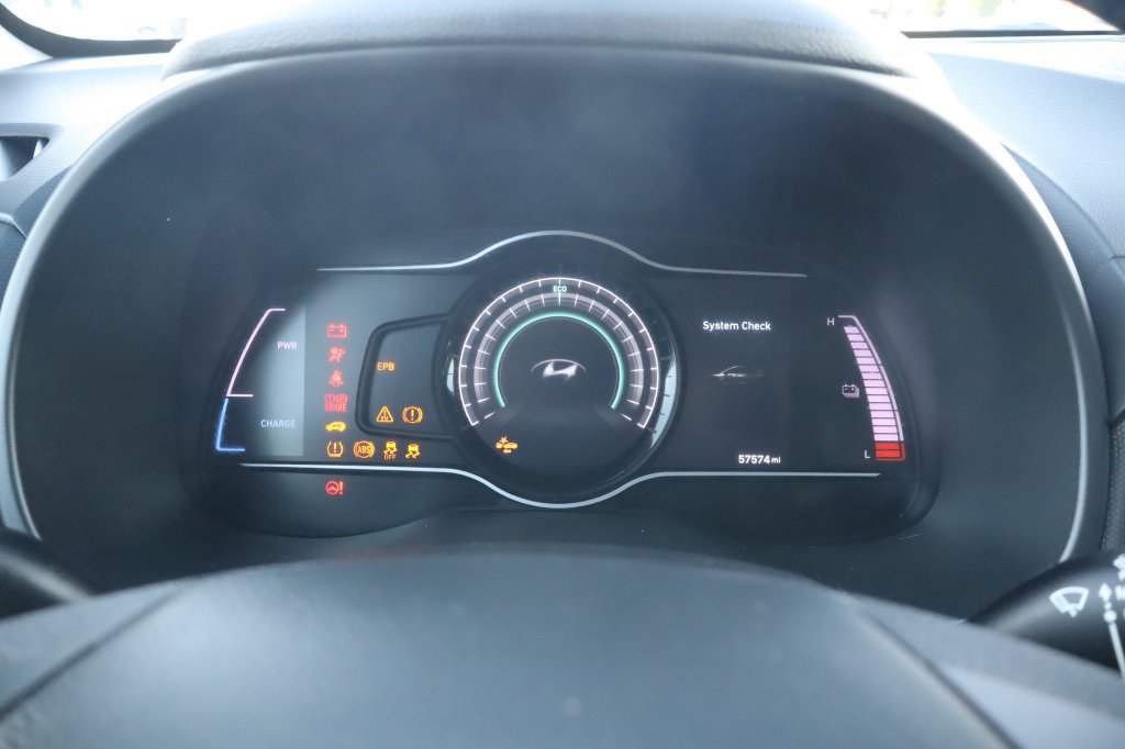 Used 2020 Hyundai Kona SEL FWD image 25