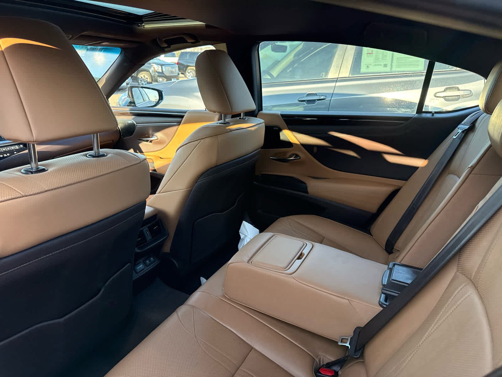 Used 2019 Lexus ES 300h w/ Accessory Package 2 FWD image 5