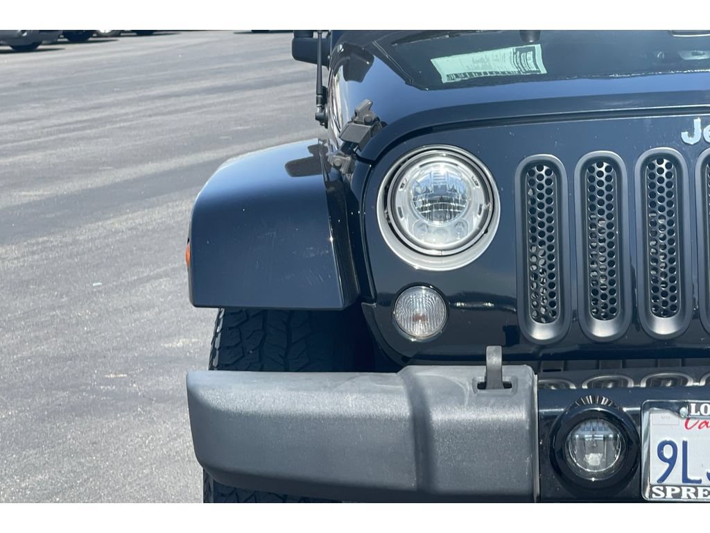 Used 2017 Jeep Wrangler Unlimited Sahara w/ Connectivity Group AWD/4WD image 39
