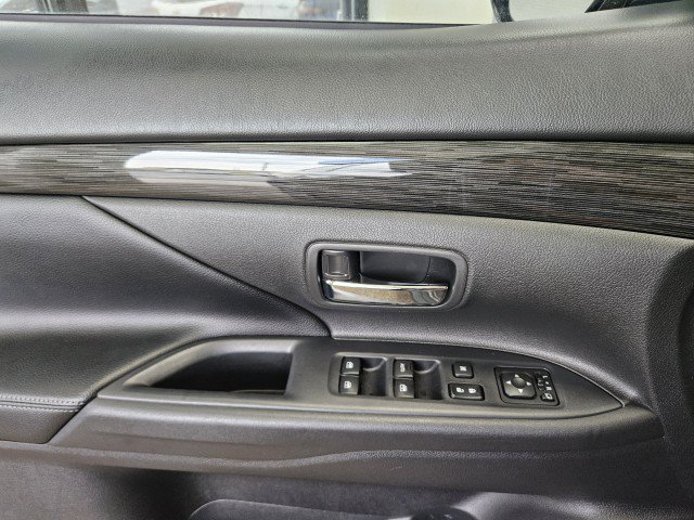Used 2018 Mitsubishi Outlander LE FWD image 31