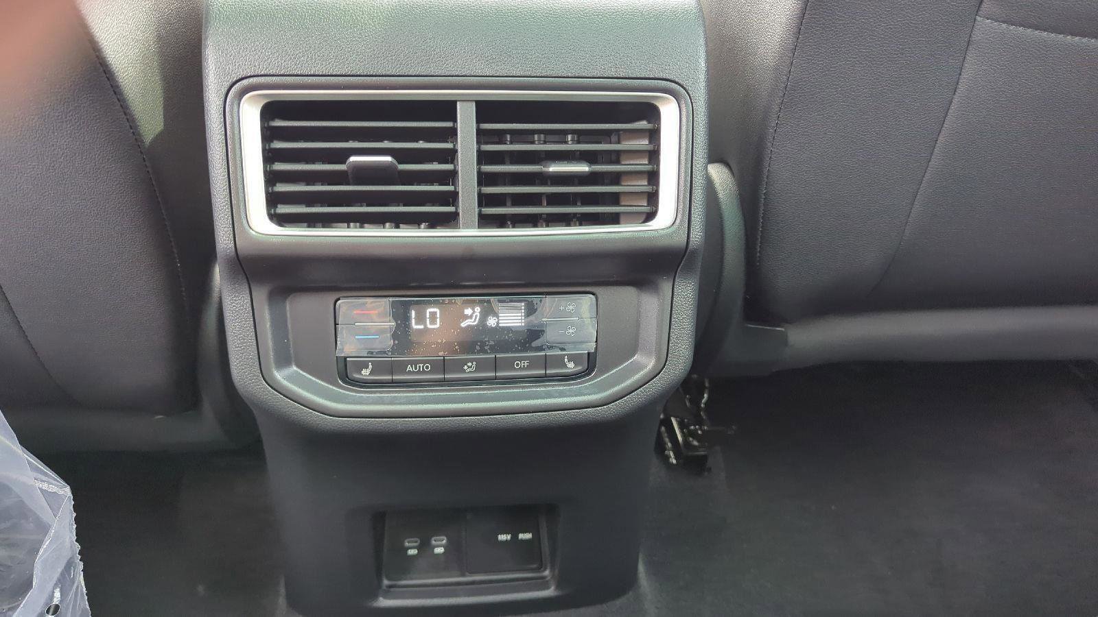 New 2026 Volkswagen Atlas SEL image 11