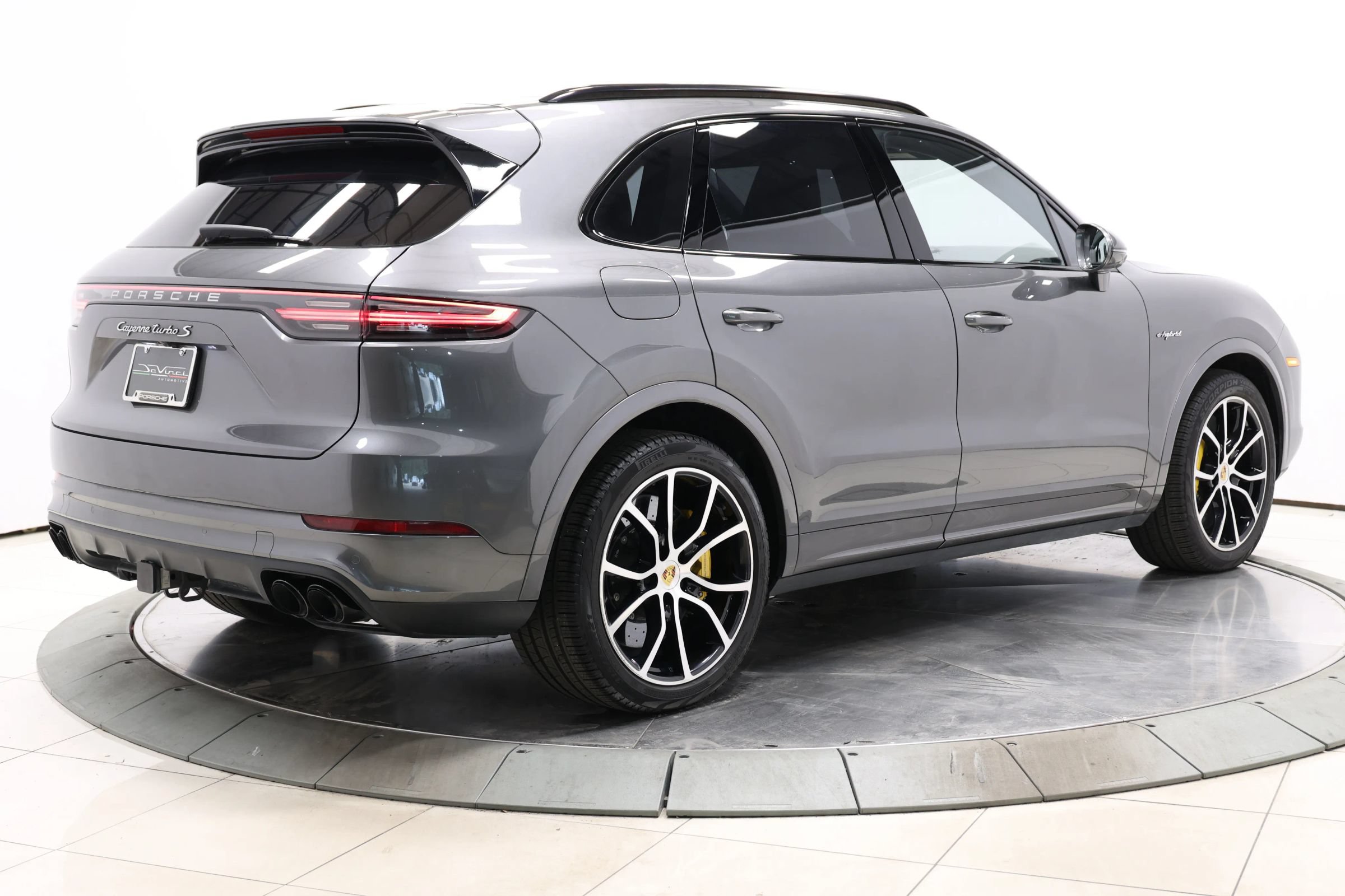 Used 2021 Porsche Cayenne Turbo S AWD/4WD image 86