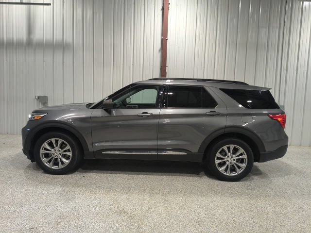 Used 2021 Ford Explorer XLT w/ Equipment Group 202A AWD/4WD image 9