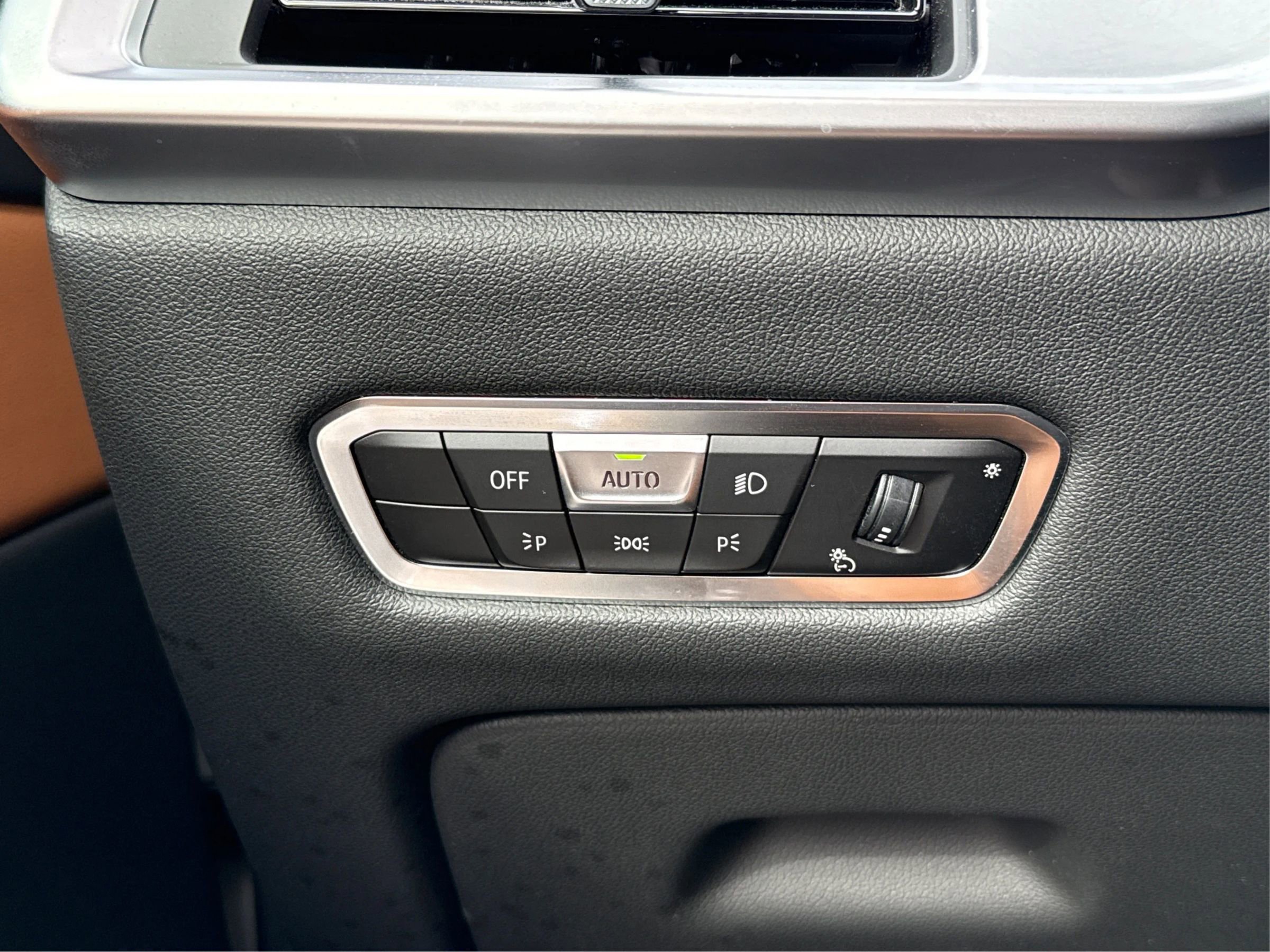 Used 2023 BMW X7 xDrive40i w/ M Sport Package image 19