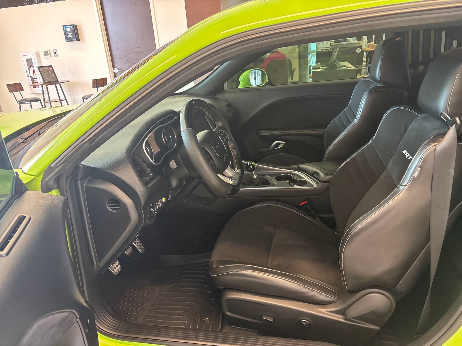 Used 2015 Dodge Challenger SRT w/ Technology Group RWD image 9