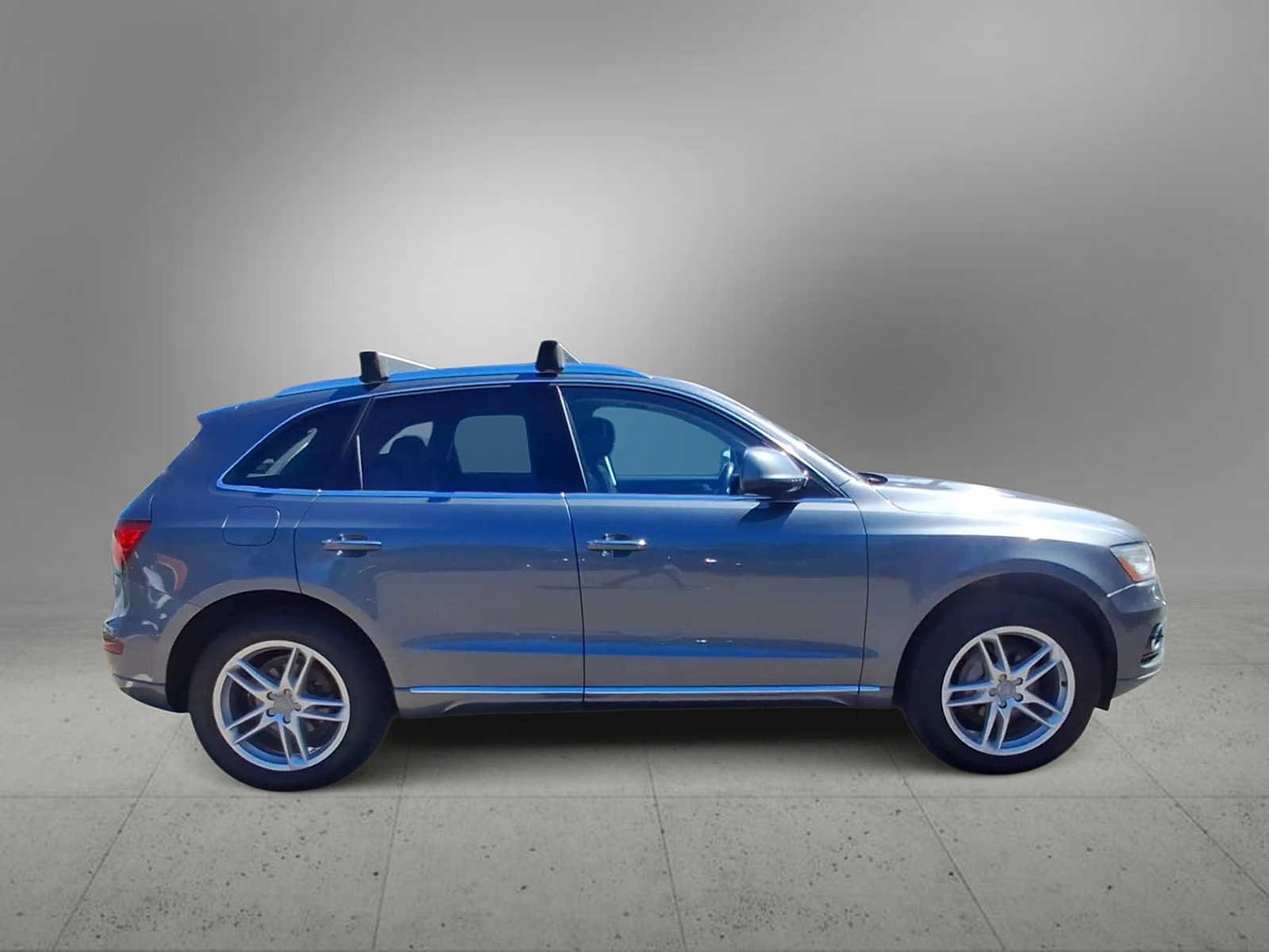 Used 2017 Audi Q5 2.0T Premium Plus w/ Technology Package AWD/4WD image 9