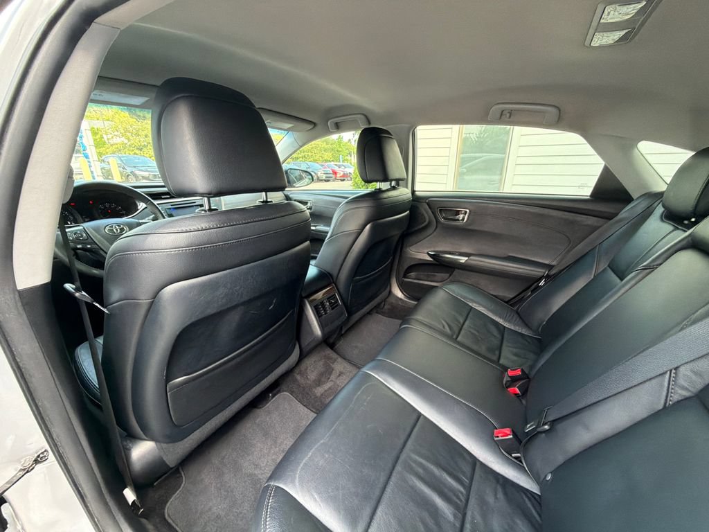 Used 2013 Toyota Avalon XLE FWD image 32