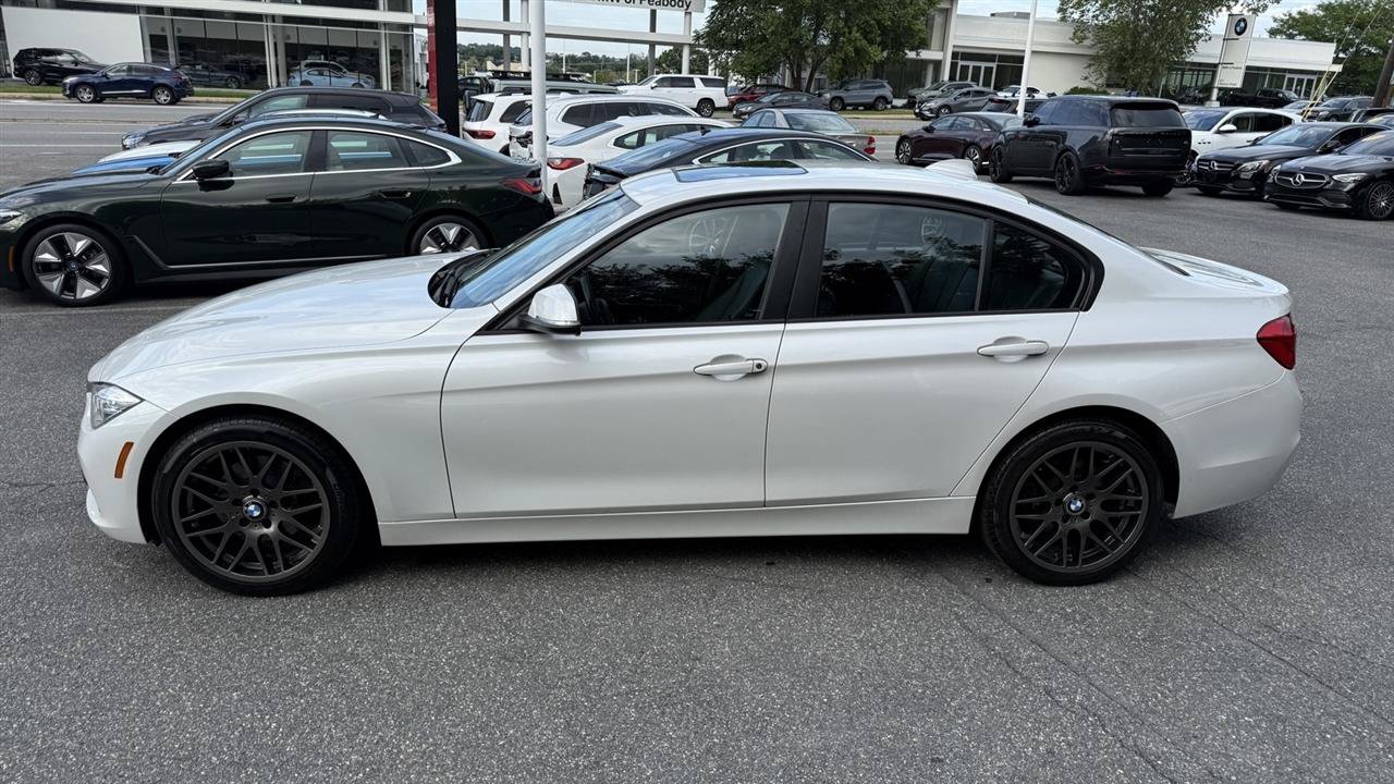 Used 2018 BMW 320i xDrive Sedan AWD/4WD image 12