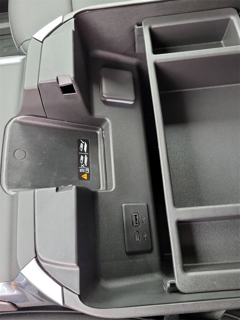 New 2025 GMC Sierra 3500 SLT w/ SLT Premium Package image 36