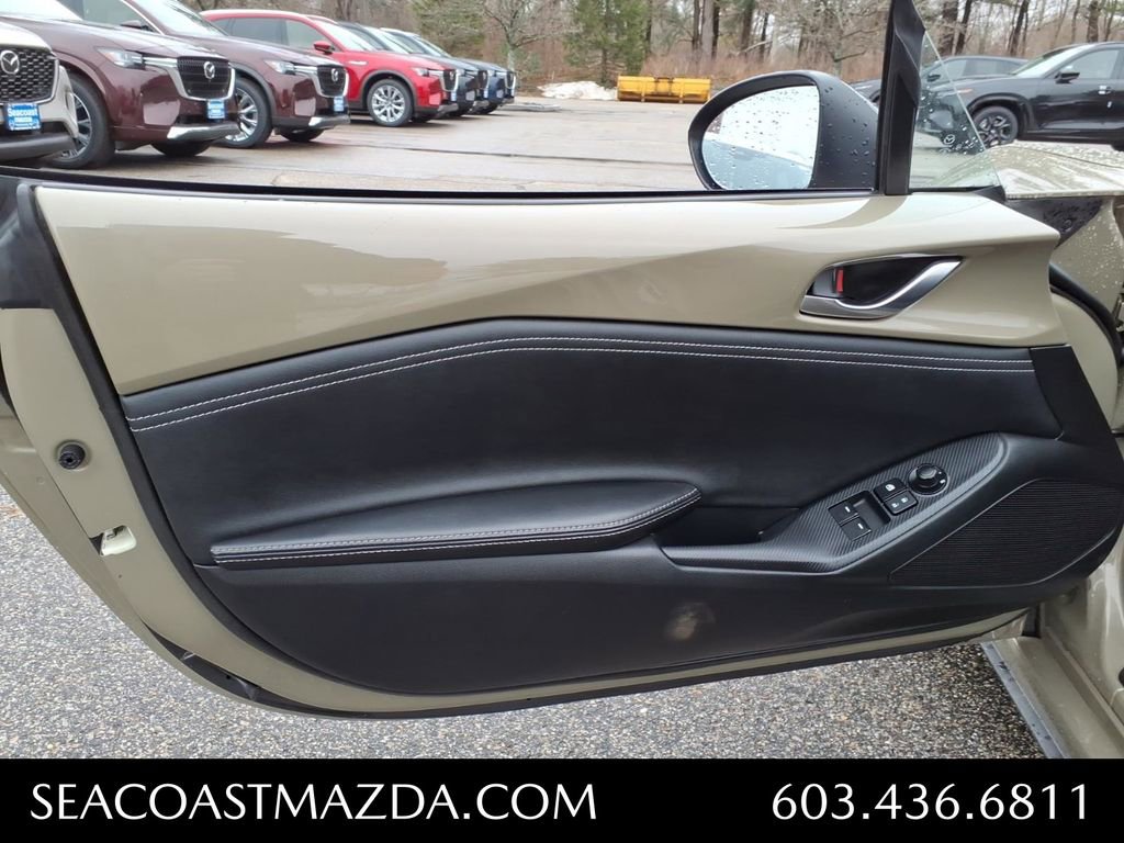 Certified 2024 MAZDA MX-5 Miata Club RWD image 8