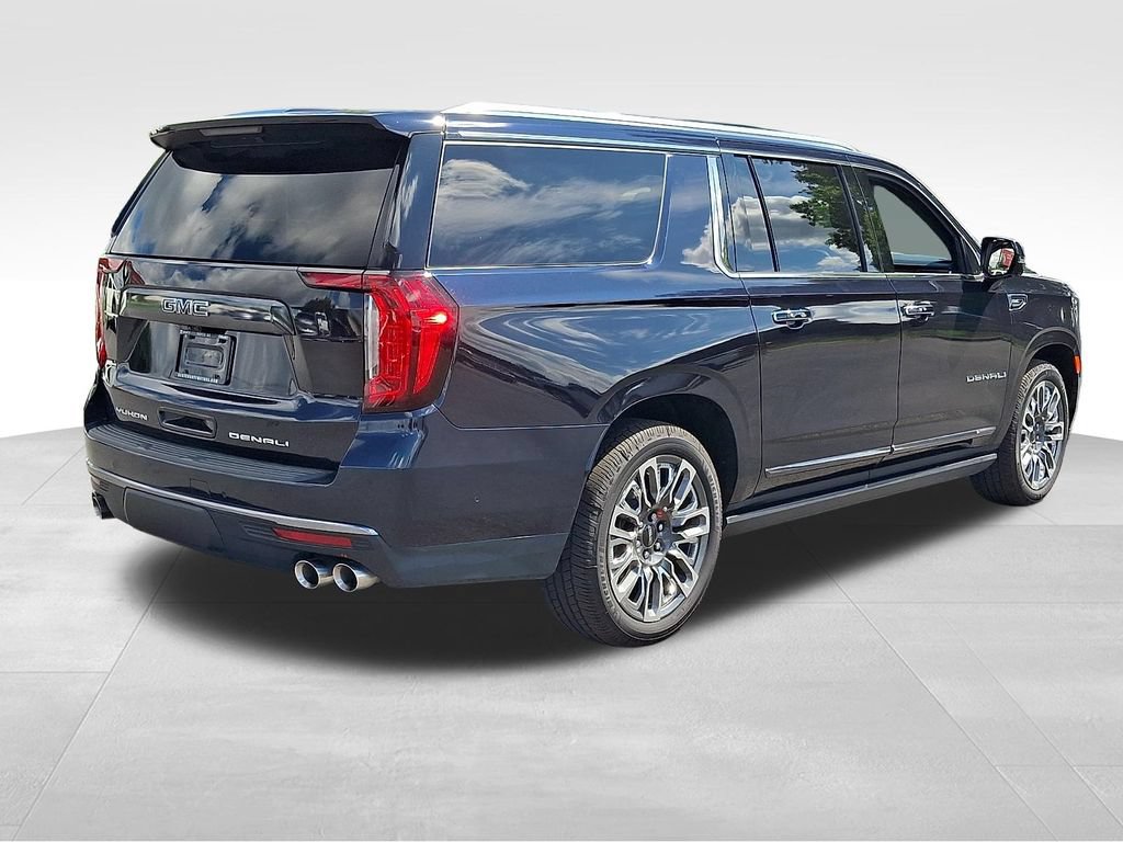 Used 2023 GMC Yukon XL Denali Ultimate AWD/4WD image 6