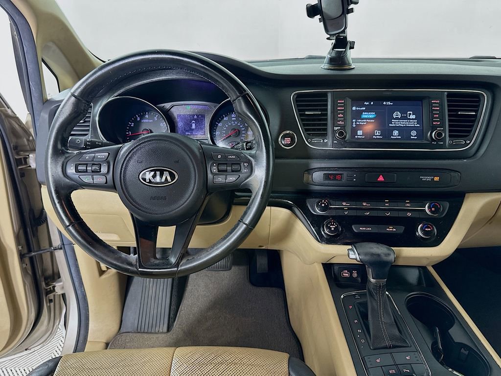 Used 2017 Kia Sedona LX w/ LX Essentials Premium Package image 19