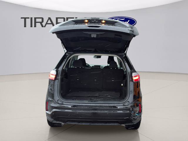Certified 2024 Ford Edge SE w/ Black Appearance Package image 12