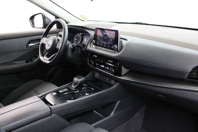 Certified 2022 Nissan Rogue SV FWD image 24