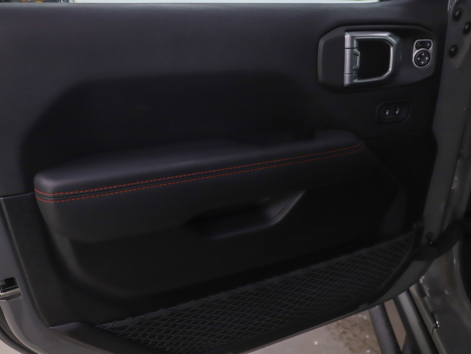 Used 2023 Jeep Wrangler Unlimited Rubicon w/ Dual Top Group image 22