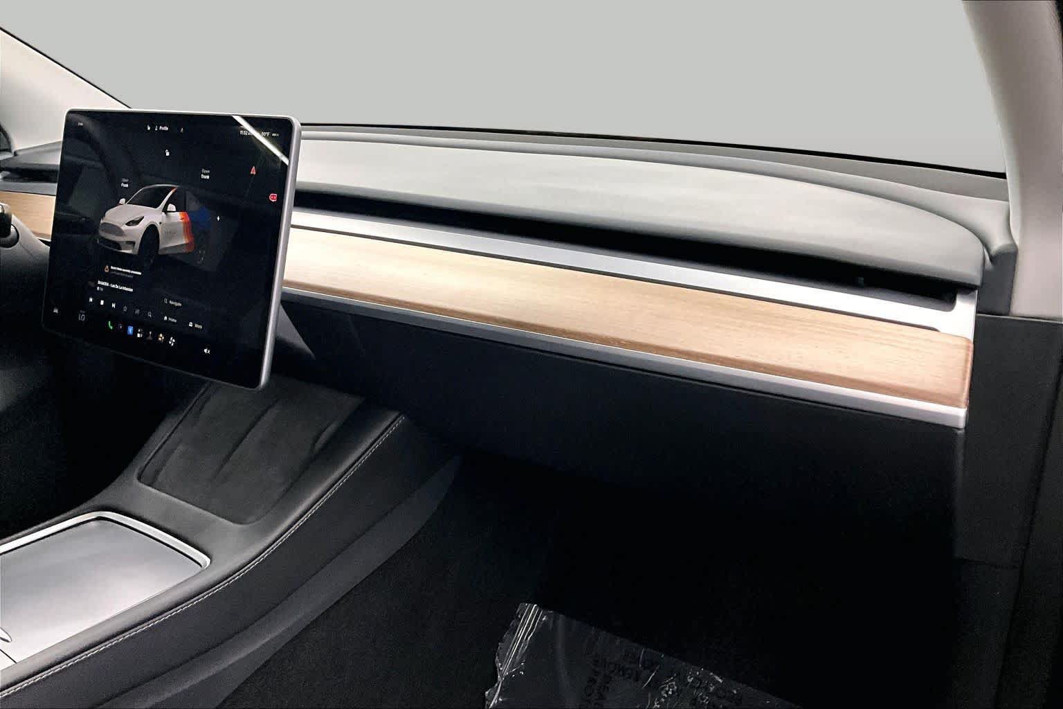 Used 2023 Tesla Model Y Long Range AWD/4WD image 18