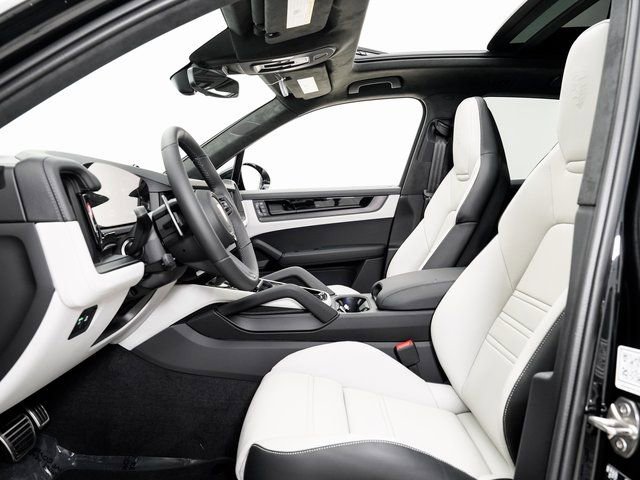 New 2026 Porsche Cayenne GTS image 6