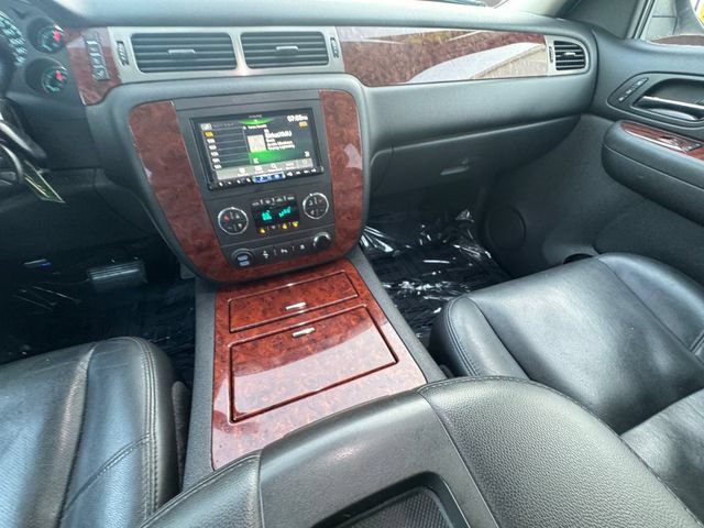 Used 2009 Chevrolet Suburban LTZ AWD/4WD image 3