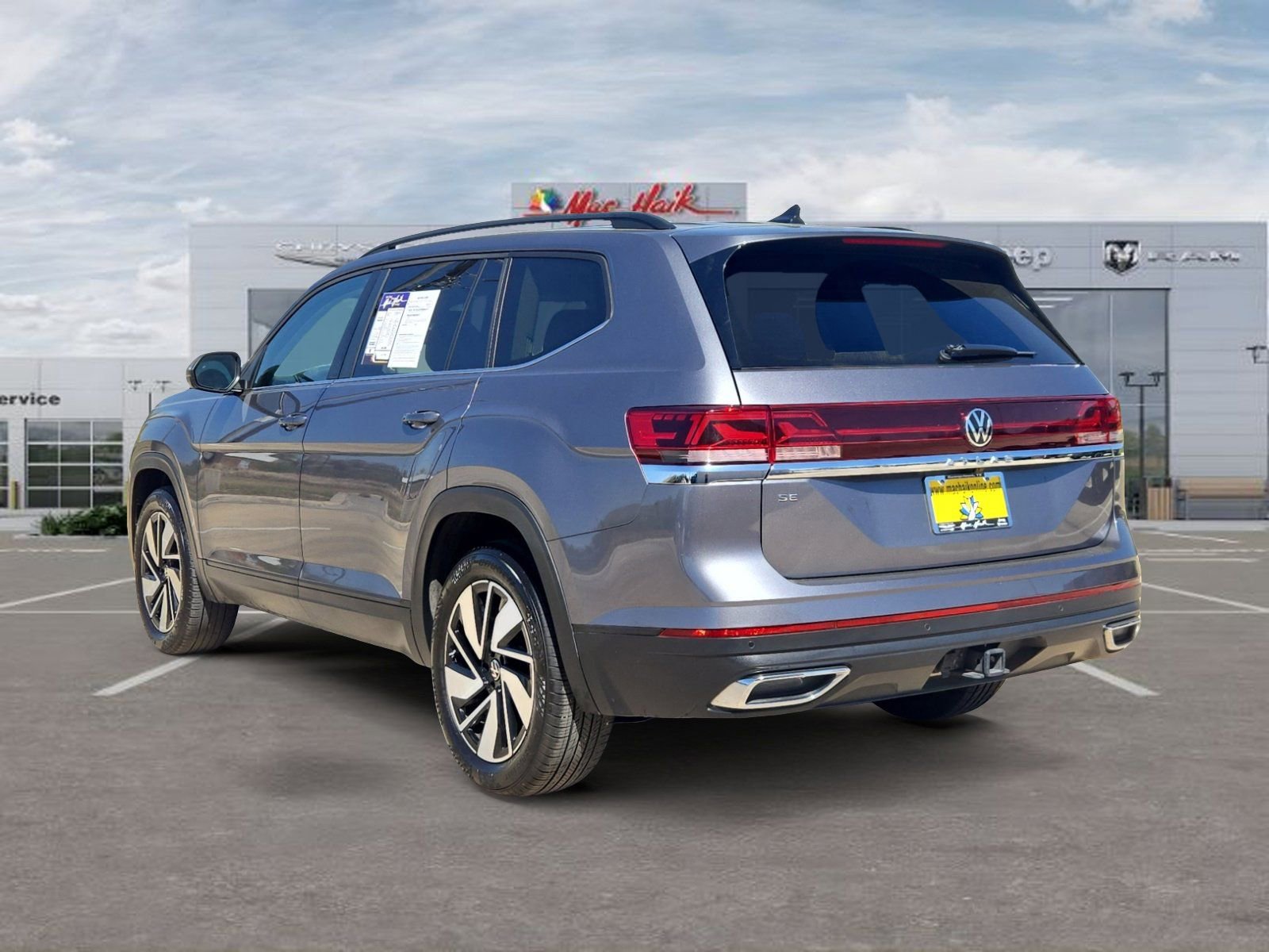 Used 2025 Volkswagen Atlas SE FWD image 3