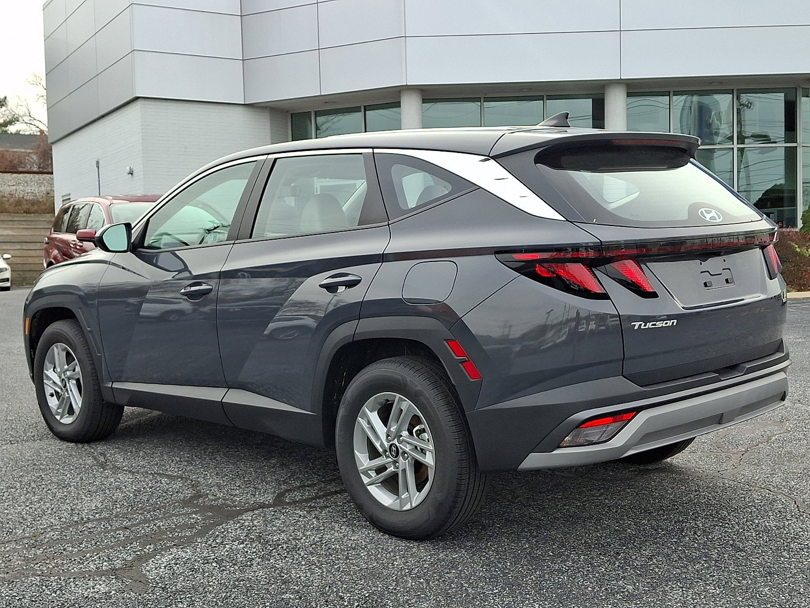 Used 2025 Hyundai Tucson SE image 4