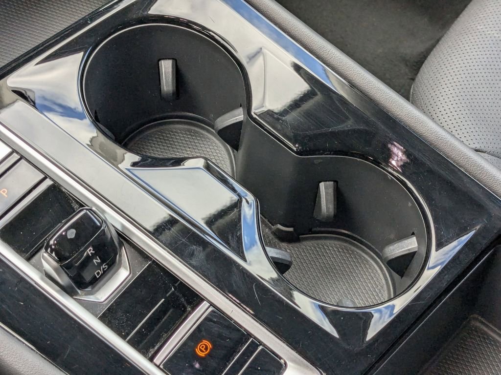 Used 2025 Volkswagen Atlas SE image 24