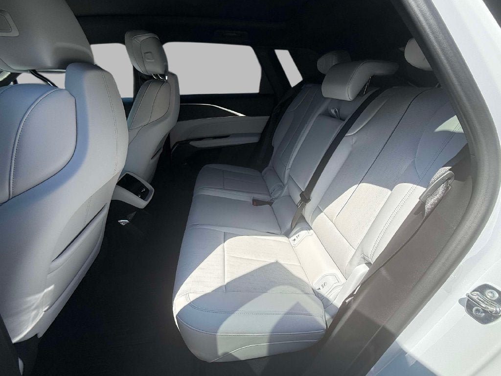 New 2026 Cadillac Lyriq Luxury RWD image 11