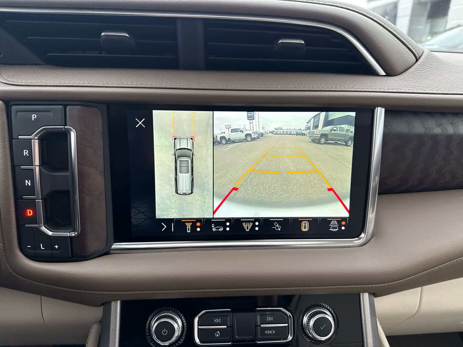 Used 2023 GMC Yukon Denali image 16