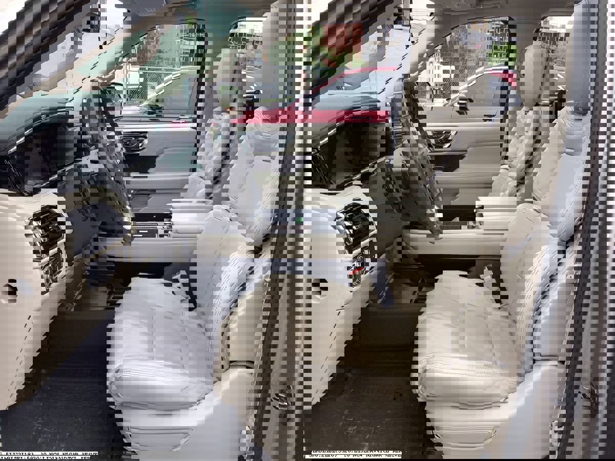 Used 2020 Lincoln Navigator L Reserve w/ Luxury Package AWD/4WD image 13