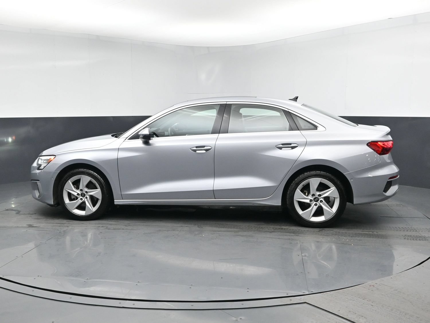 Used 2024 Audi A3 2.0T Premium FWD image 4