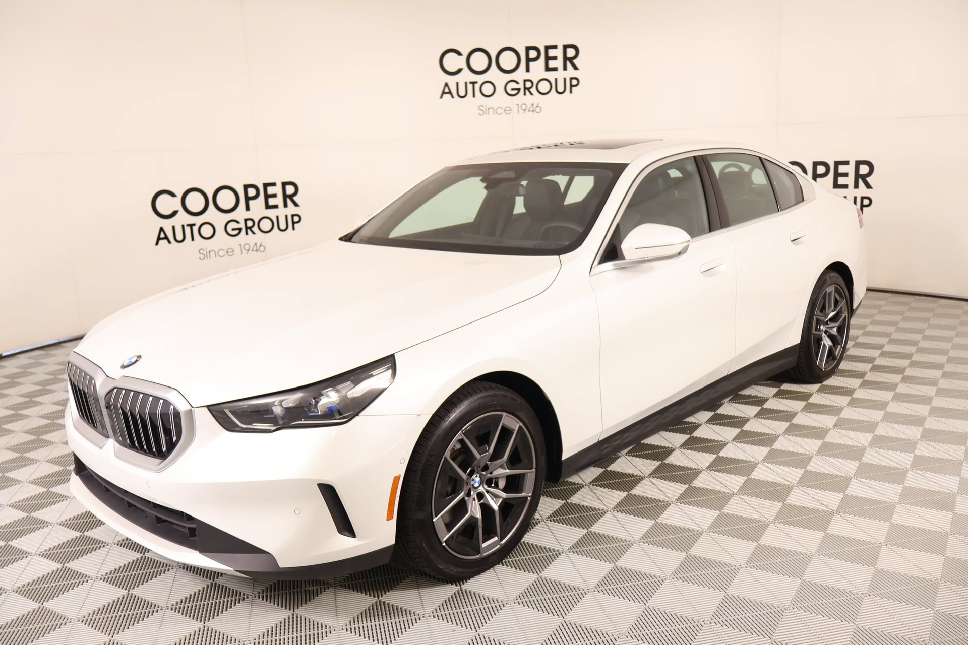 Used 2026 BMW 530i RWD image 11