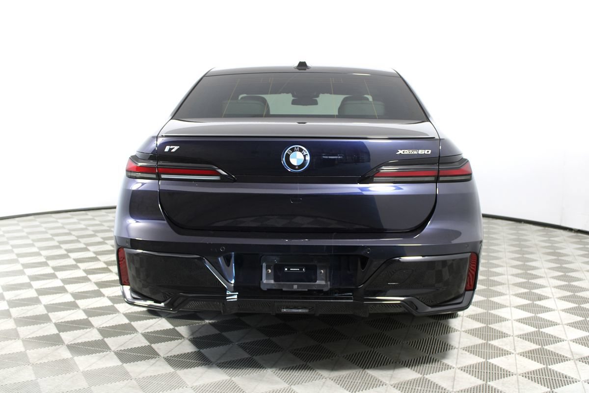 Used 2023 BMW i7 xDrive60 AWD/4WD image 52